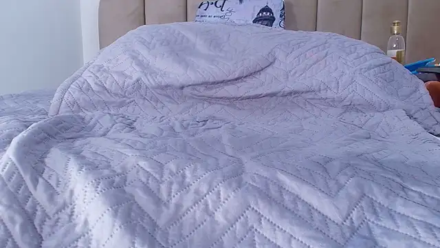 nicol_f's cam snapshot