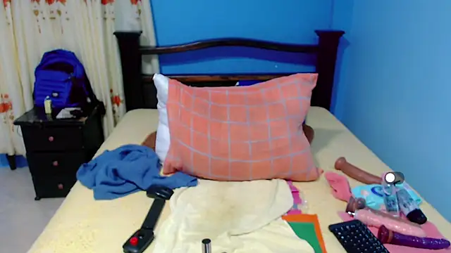 Lily_Benet1's cam snapshot