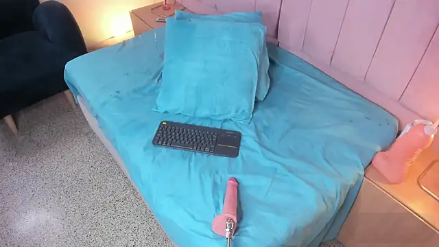 Hillary_Collins1's cam snapshot