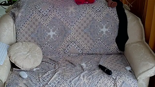 Alyonushkadarling's cam snapshot