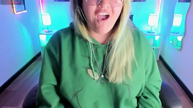 lucky-leah's cam snapshot