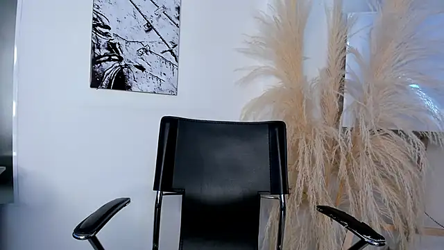 africa_holmes's cam snapshot