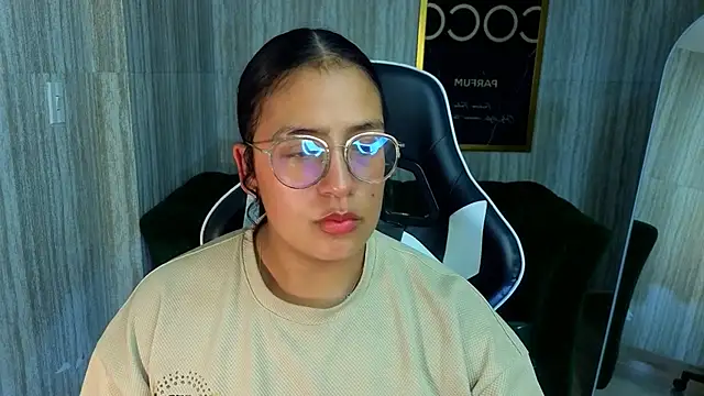 tamara_brown_t's cam snapshot