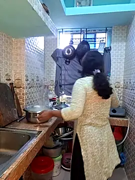 Bristy- live sex cam