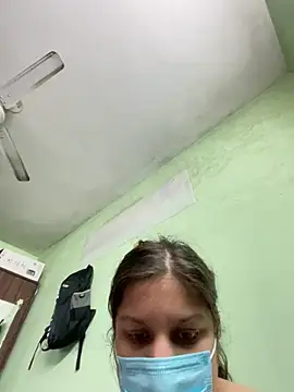 Cute_hotzara live sex cam