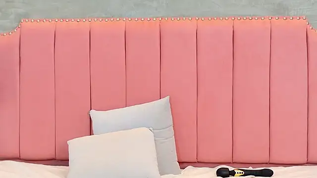 Alaia_Colins's cam snapshot