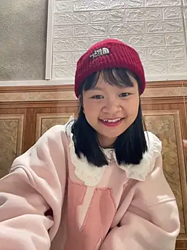 Linyi811 live sex cam