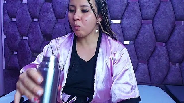 AlaSmith's cam snapshot