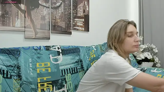 Tenderly_Sophie's cam snapshot