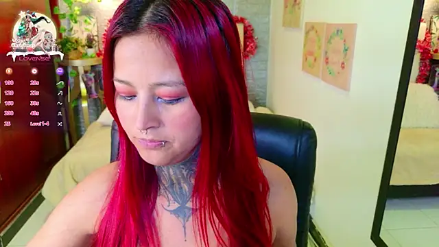 meghan_nill's cam snapshot