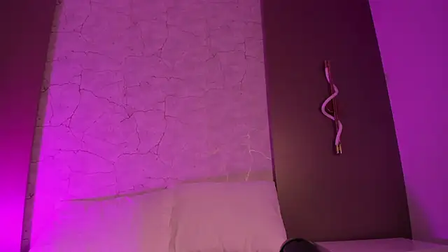 allie_bruce's cam snapshot