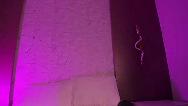 allie_bruce's cam snapshot