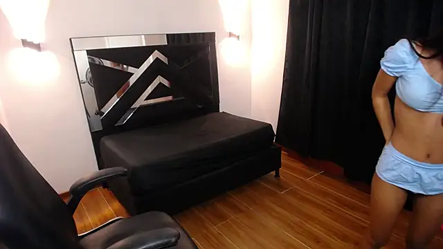 MarianaRojas_'s cam snapshot