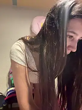 Alix_Rousses21's cam snapshot