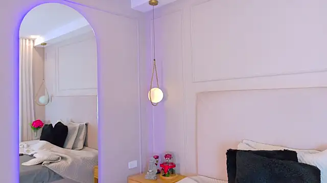 OlayaCooper live sex cam