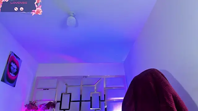 tamara_rouse1's cam snapshot