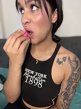 Isabella-Teen's cam snapshot