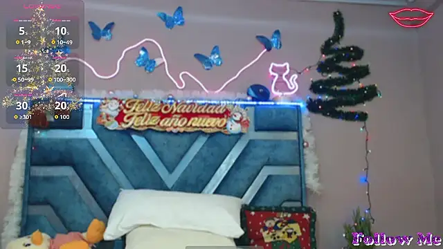 Roxan_Fox-'s cam snapshot