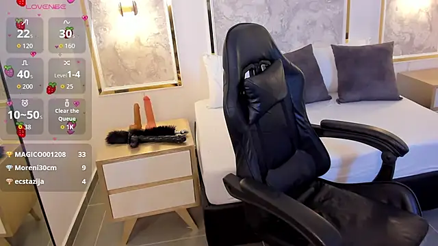 doll_eyees_'s cam snapshot