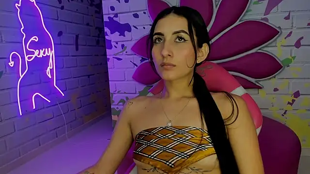 ValerySkinnyy's cam snapshot