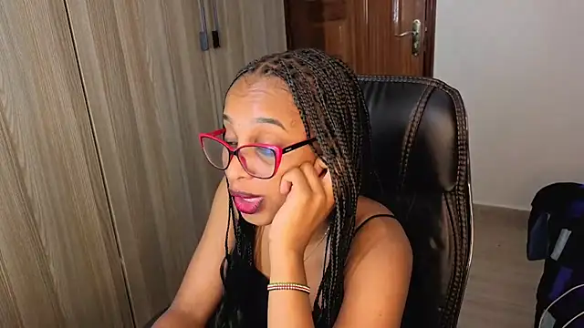 beauty_in_brown's cam snapshot