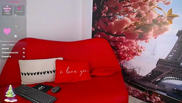 little_ellie_1's cam snapshot