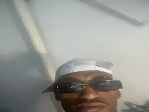 AndreMillz69 live sex cam