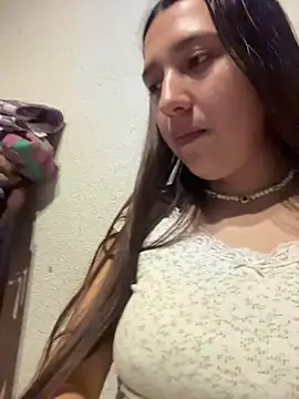 Alix_Rousses21's cam snapshot