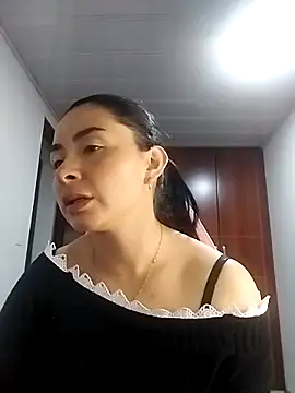 NathyMilf_'s cam snapshot