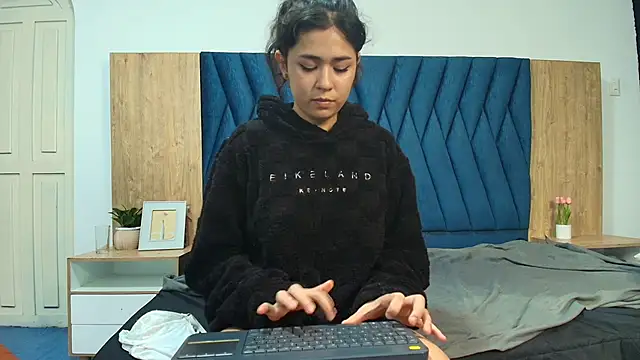 LioyQueen's cam snapshot