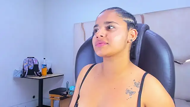 ScarletDoll's cam snapshot