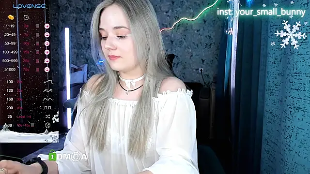 Your_small_bunny's cam snapshot