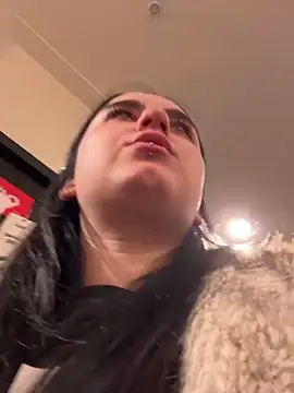 ErikaMurr's cam snapshot