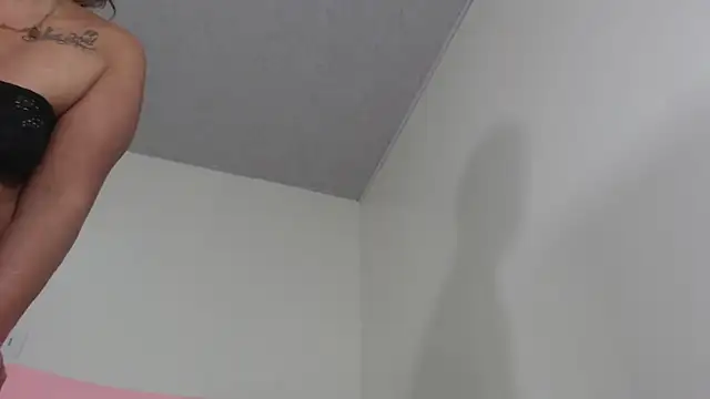 Kitty_Mifl live sex cam