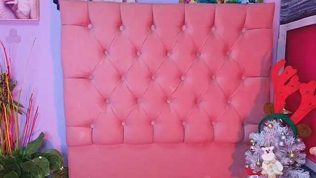 Megan_Luxe's cam snapshot