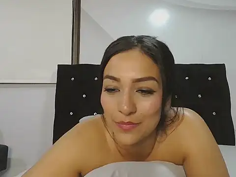 CamilaaOficial's cam snapshot