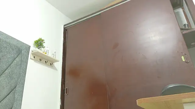 LoganRyder_OS's cam snapshot