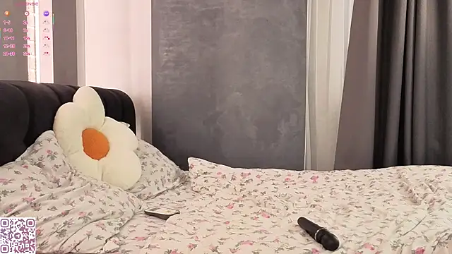 ElvinaRose's cam snapshot