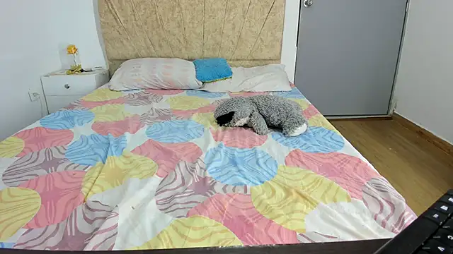 RachelJones_'s cam snapshot