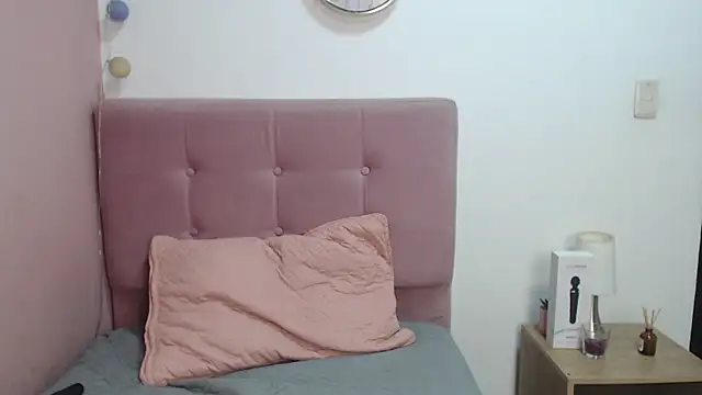 gabriela_paris's cam snapshot