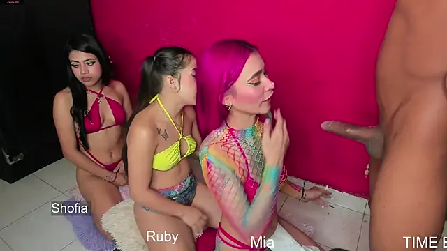 sexy_latinas_69's cam snapshot