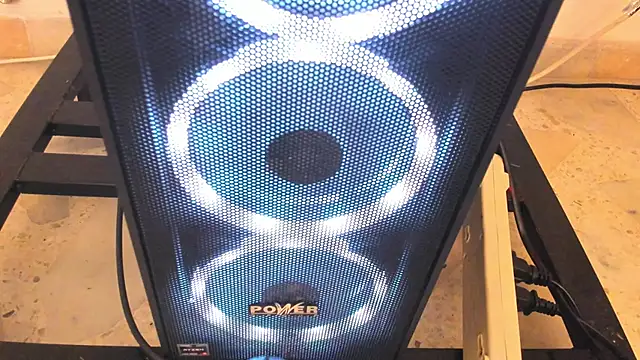 MiaLuxxi live sex cam