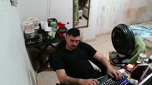 Leonino231 live sex cam