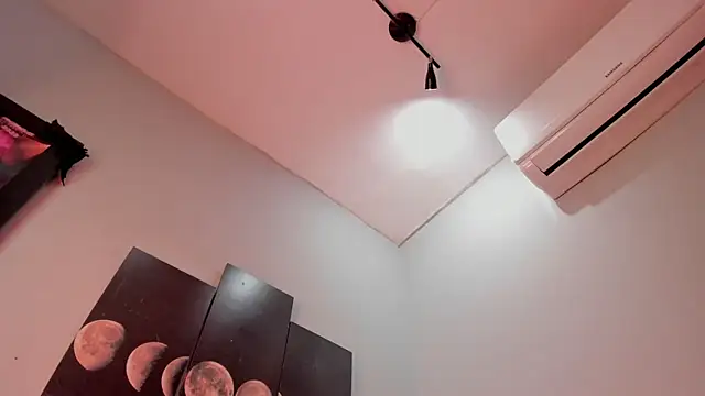 ALICEPOIXXXON live sex cam