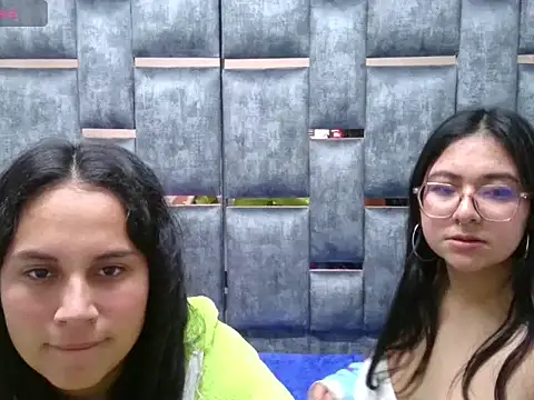 Sofi_y_Sarahx's cam snapshot