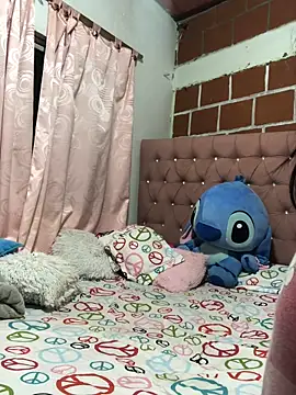 Rachellcooperrr's cam snapshot