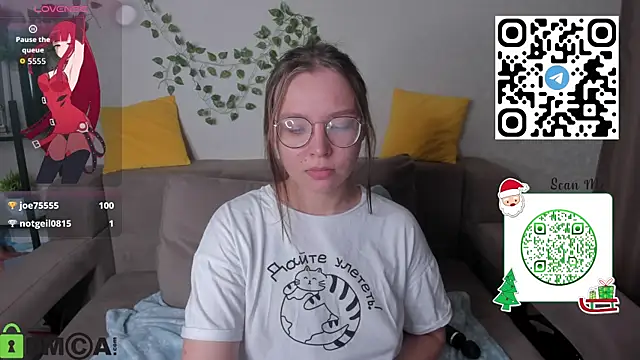 Nuura_Moore's cam snapshot