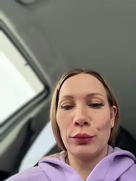 LavenderHot's cam snapshot