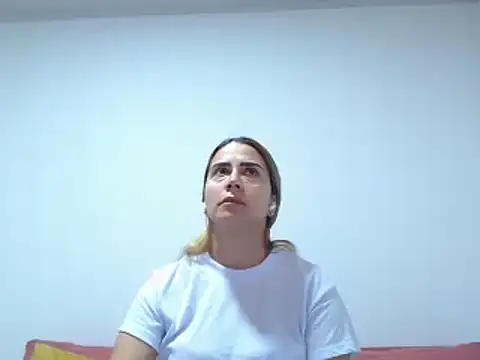 Lunazina's cam snapshot