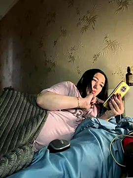 Naughtbaby_2025's cam snapshot